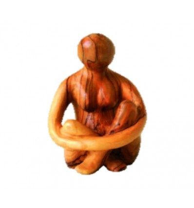 Femme assise sculptée en bois d’olivier